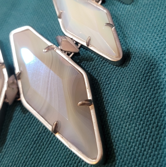 IRIDESCENT WHITE BANDED AGATE NECKLACE SILVER NWT - Picture 6 of 15